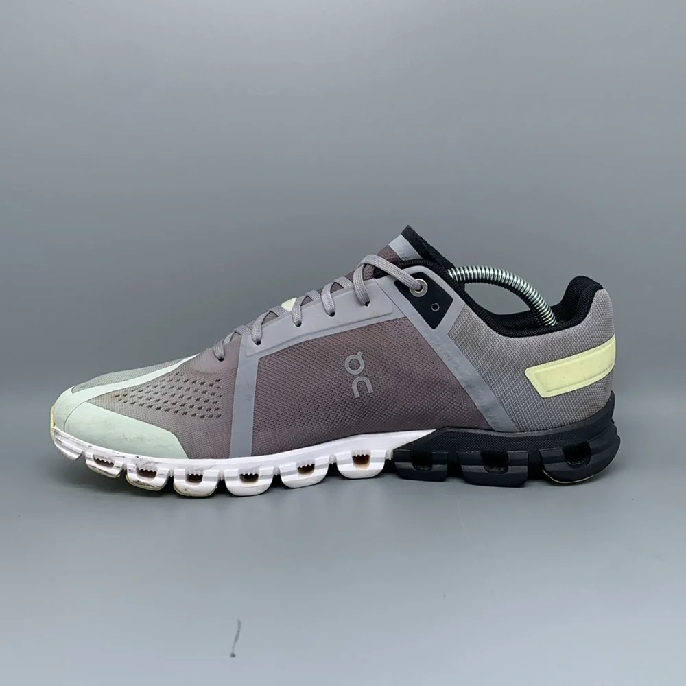 On Cloudflow Running Shoes Men’s‎ Sz 10
